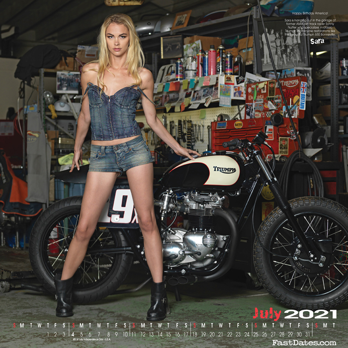 2018 Garage Girls Swimsuit Model Calendar 