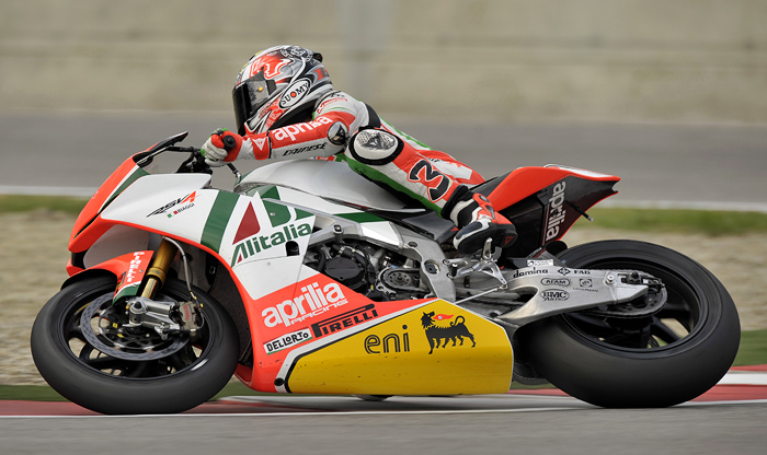 Max Biaggi Aprilia RSV4 Superbike photo
