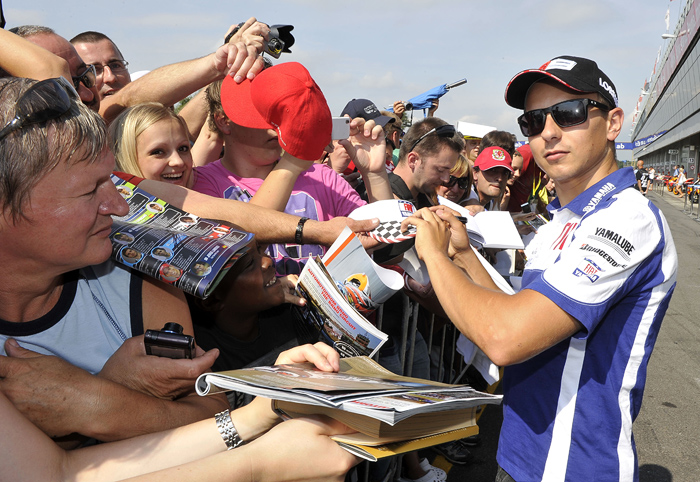 Jorge Lorengo race fans