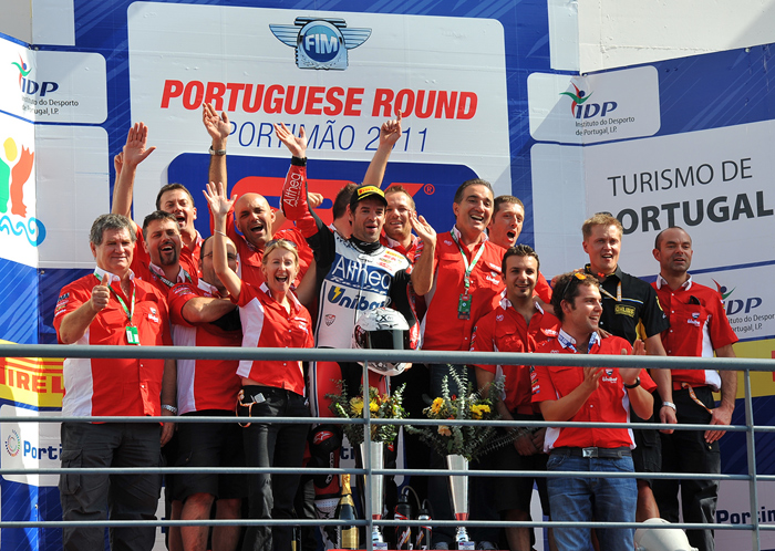 Althea Ducati Suyperbike team photo