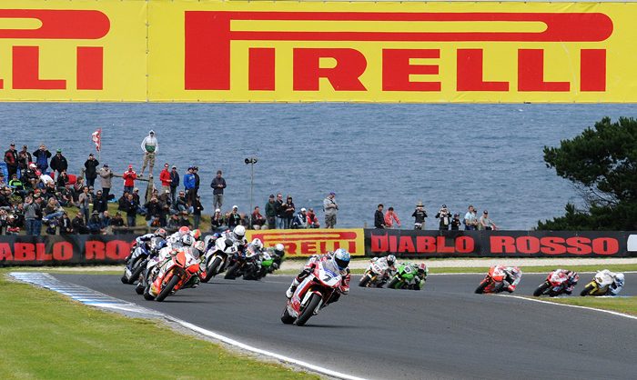 Phillip Island World Superbike race start 2011 carlos Cgeca photo picture