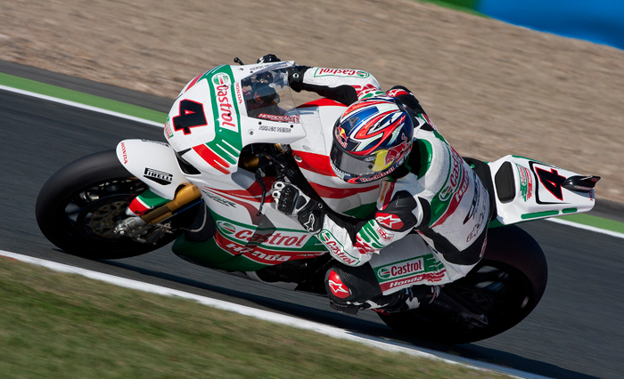 Jonthan Rea actio photo Magny-Cours