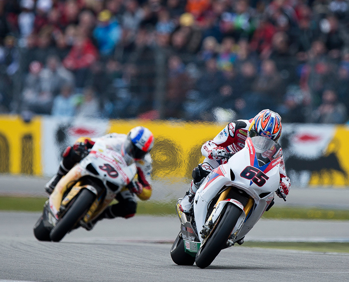 Jonthan Rea, Sylvain Guintoli Assen World Superbike SBP action photo