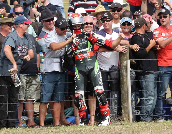 Jonthan rea fans Selfie Phillip Island photo SBK World Superbike