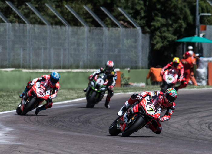 Chaz davies race action Imola SBK