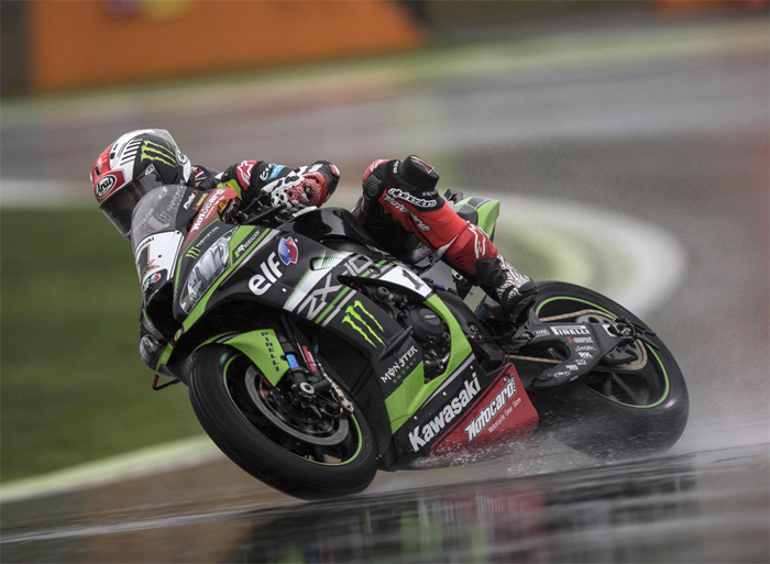 Jonthan Rea race action rain Magny-Cours 2017 World SBK Champion