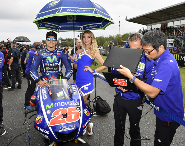 Maverik Vinales brno MotoGP grid girl