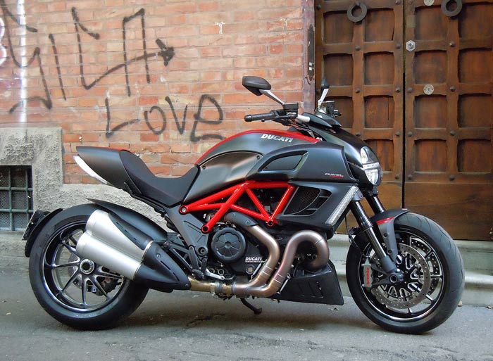 Ducati Diavel test