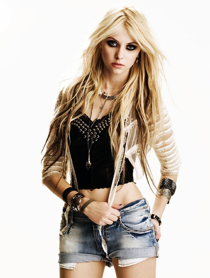 Taylor Momsen photo